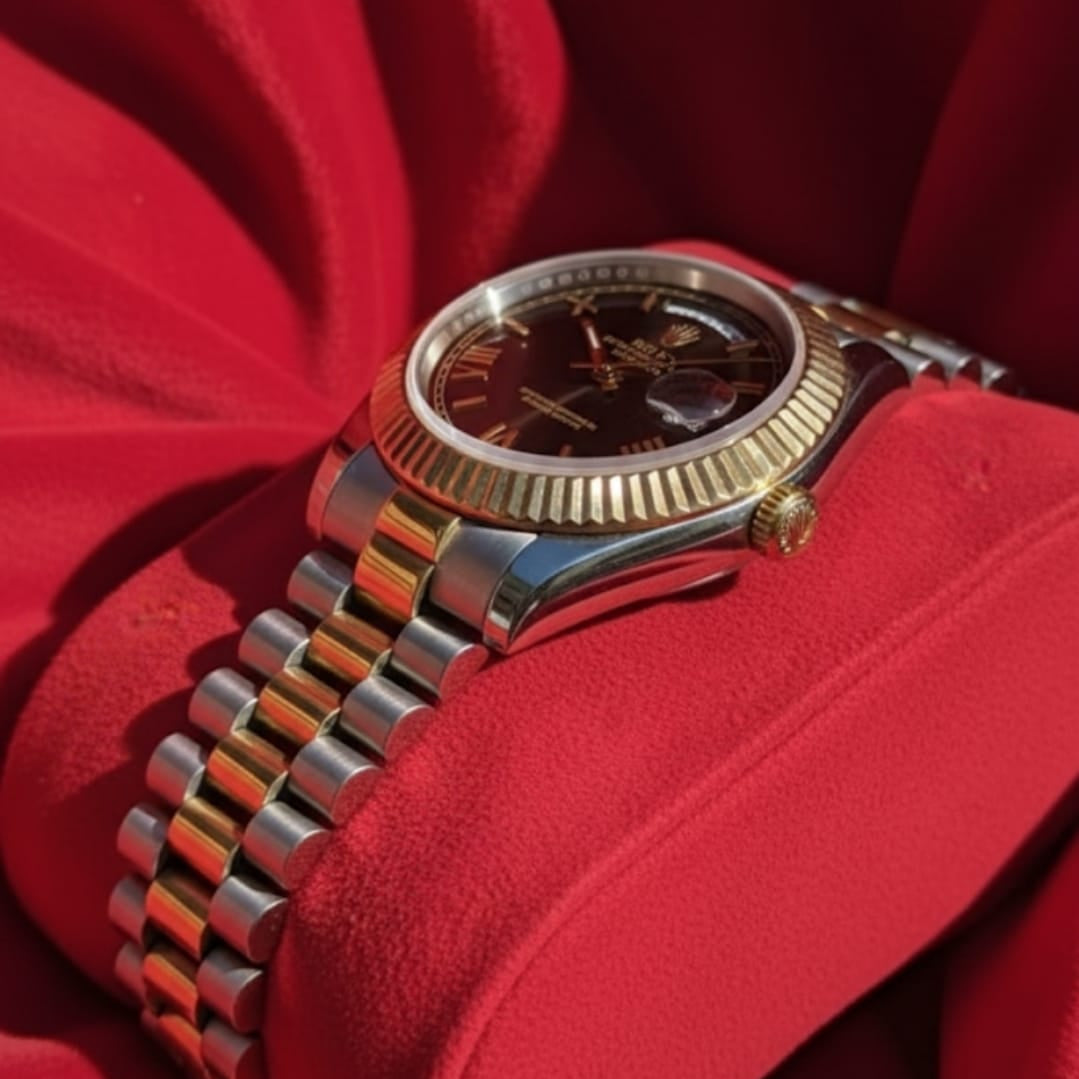 Elegance Redefined: Classic Men's Stainless Steel Watch with Date Function non automatic